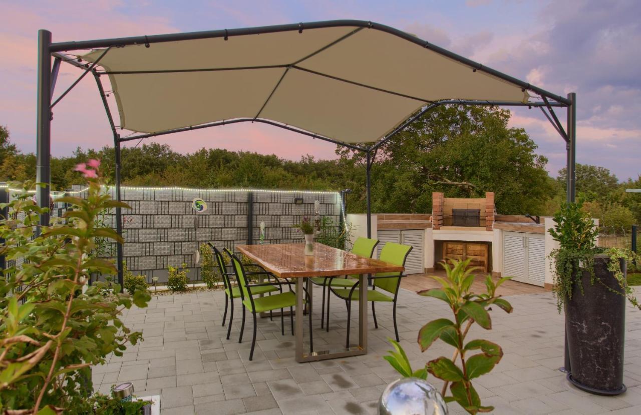 Linardići Villa Helines***** מראה חיצוני תמונה