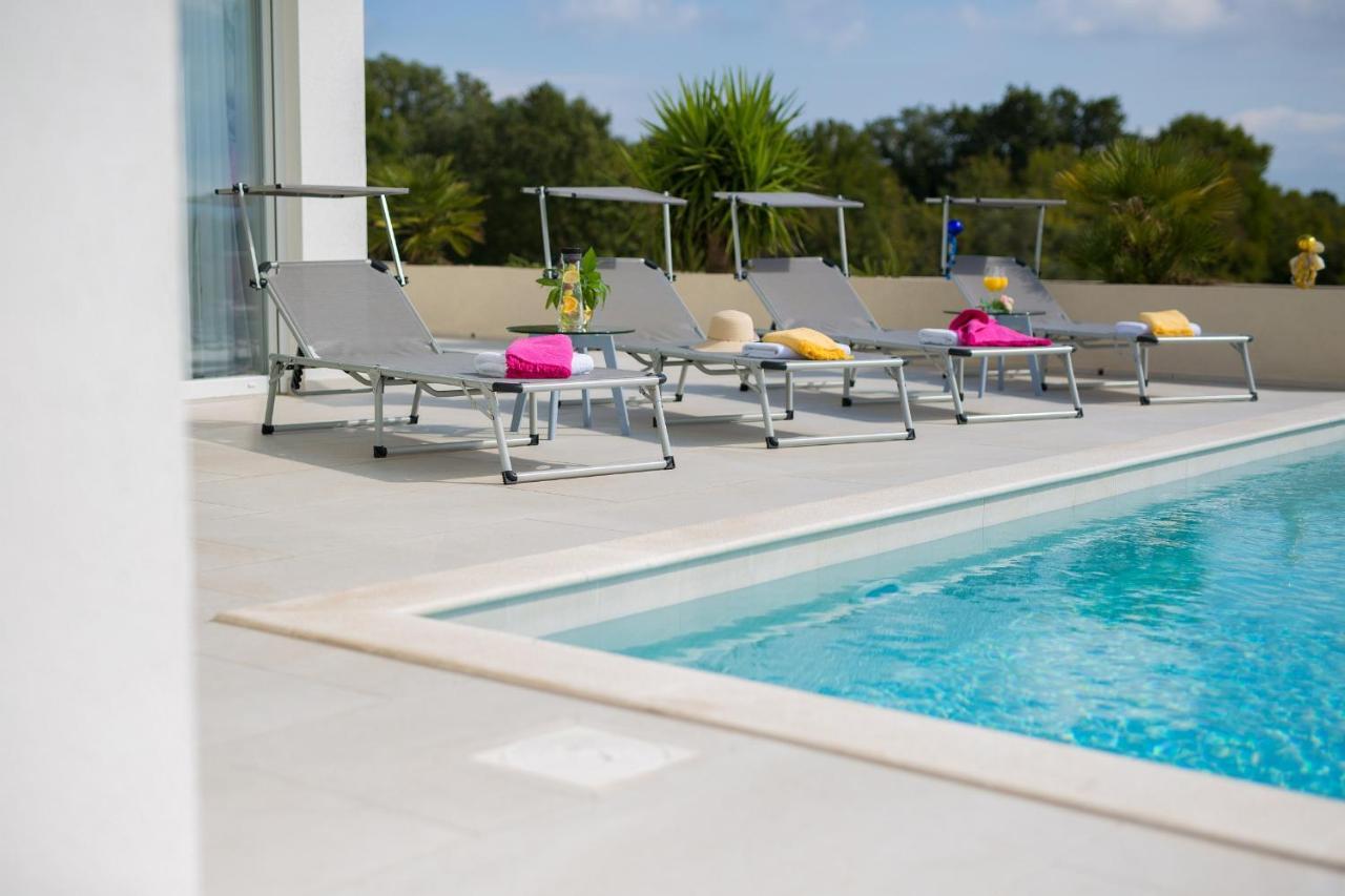Linardići Villa Helines***** מראה חיצוני תמונה